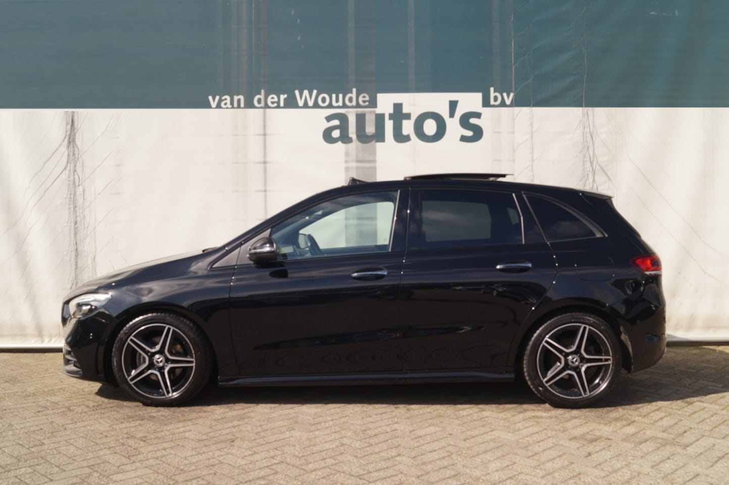 Mercedes-Benz B-klasse - 180 Automaat Business Solution AMG -PANO-LED-ECC- - AutoWereld.nl