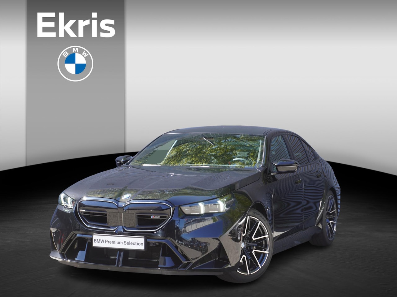 BMW M5 - Sedan Bowers & Wilkins Surround Sound System | Glazen panoramadak | Driving Assistant Prof - AutoWereld.nl