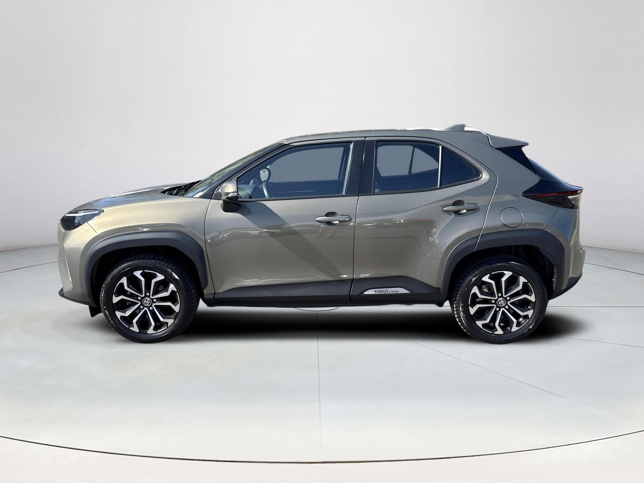 Toyota Yaris Cross - 1.5 Hybrid Dynamic | Navigatie | Apple CarPlay/Android auto | Achteruitrijcamera - AutoWereld.nl