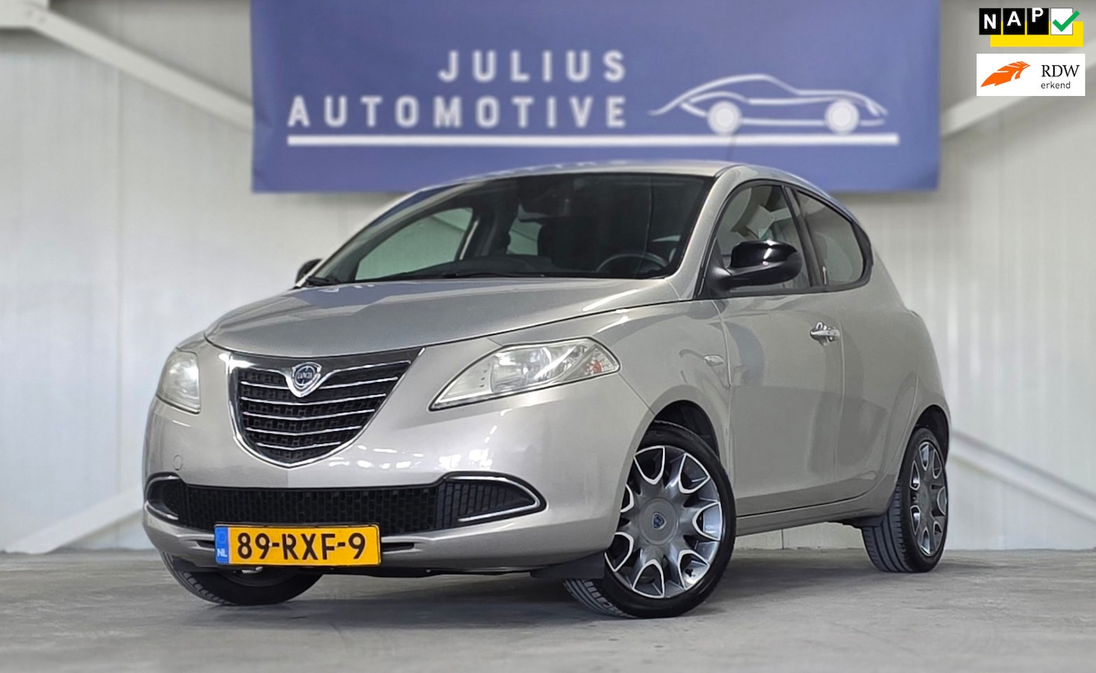 Lancia Y(psilon) - Ypsilon 0.9 TwinAir Silver Airco PDC CruiseControl Garantie Nieuwe APK! - AutoWereld.nl