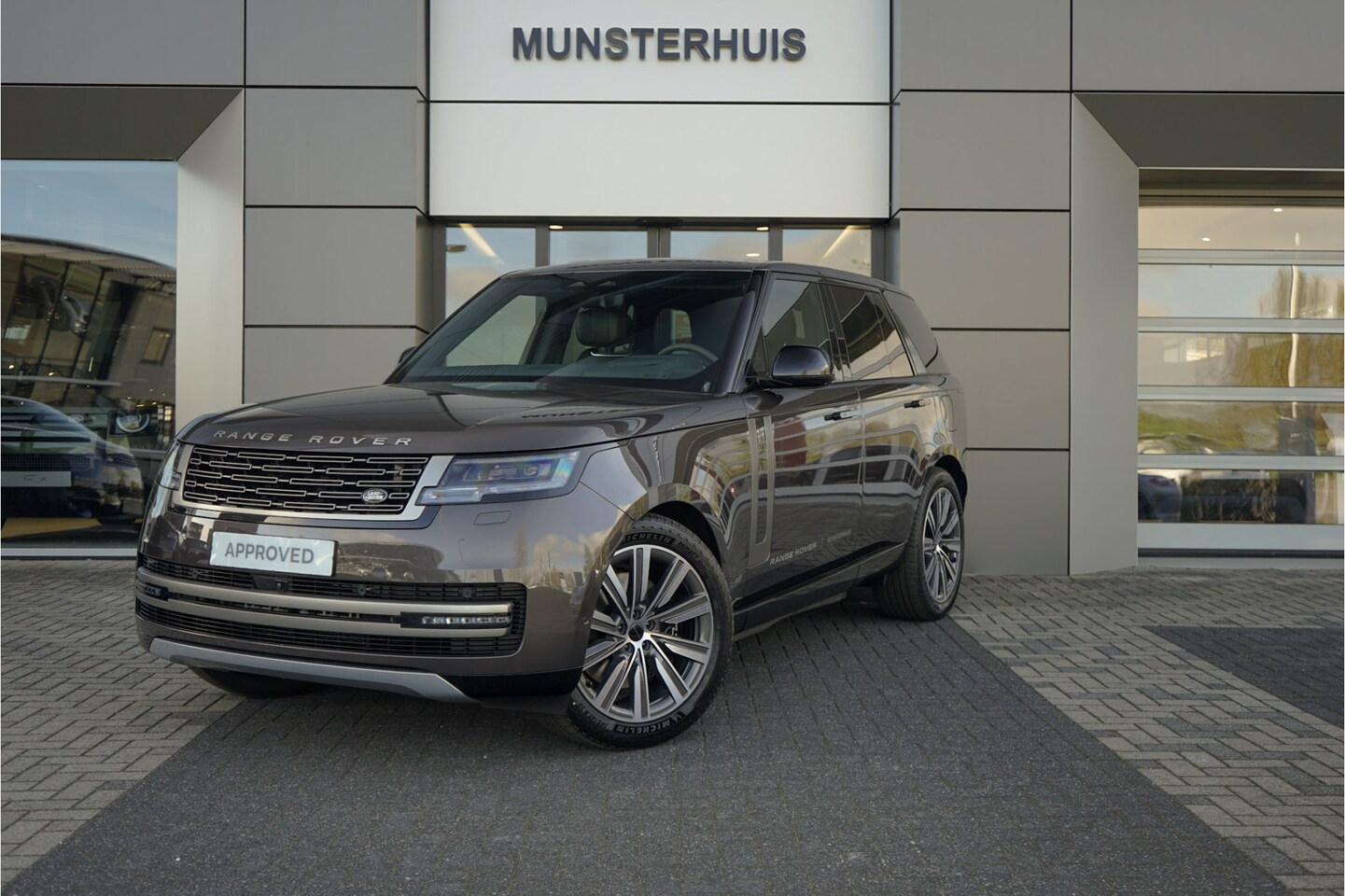 Land Rover Range Rover - 3.0 P550e Autobiography PHEV | Massage stoelen | Elektrische trekhaak | Head-up display | - AutoWereld.nl