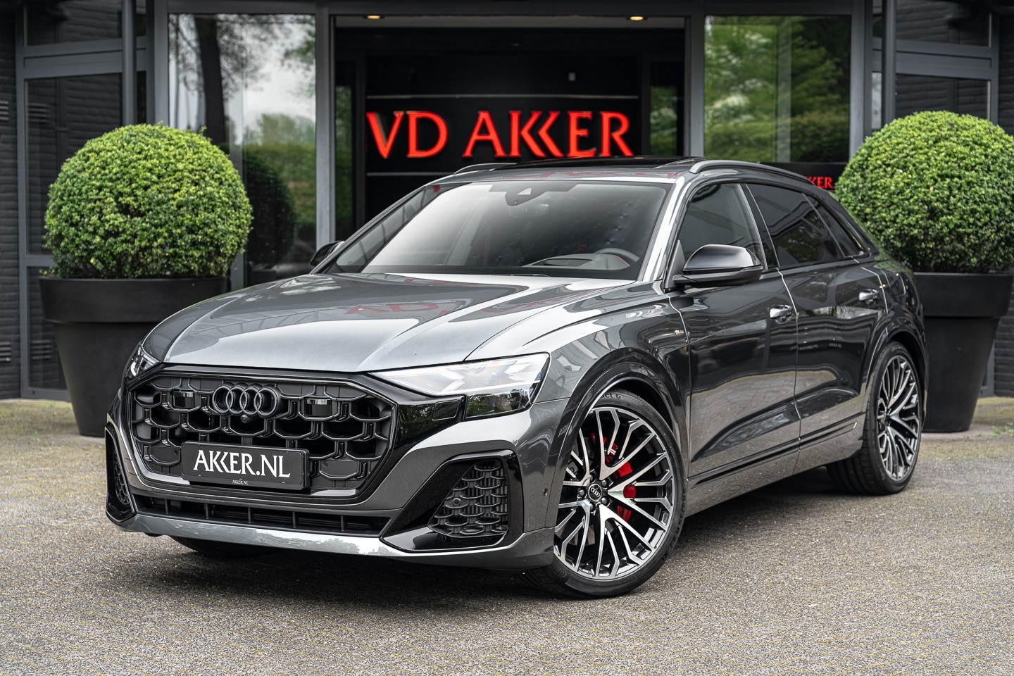 Audi Q8 - 60 TFSIe Quattro 4WSturing | Head-up | Massage | 23 Inch | 360° Camera - AutoWereld.nl