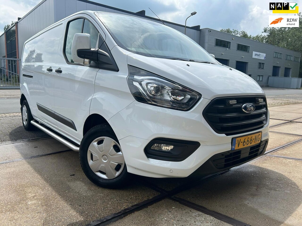 Ford Transit Custom - 300 2.0 TDCI L2H1 Trend Airco|PDC|Cruise|Trekhaak|NAP - AutoWereld.nl