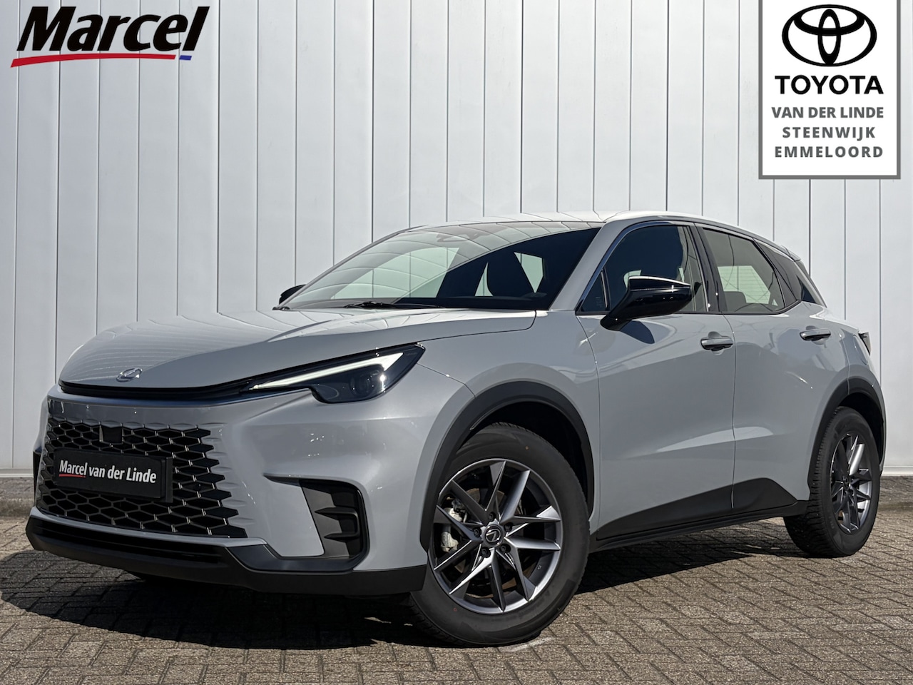 Lexus LBX - Business Line 2WD Parkeer en Dodehoek Sensoren Stoel Stuur Verwarming - AutoWereld.nl