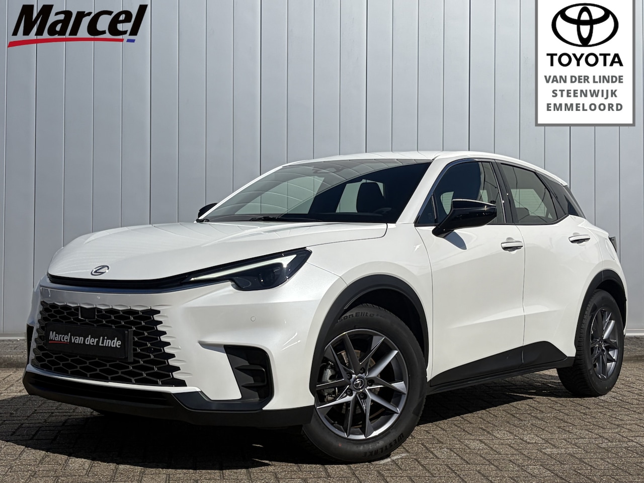 Lexus LBX - Business Line 2WD Parkeer en Dodehoek Sensoren Stoel Stuur Verwarming - AutoWereld.nl