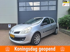 Renault Clio - | 1.2-16V Expression | Airco | Open dak | Dubbele panorama dak |