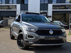 Volkswagen T-Roc - 1.5 TSI Sport Business R PANO LED BLACK