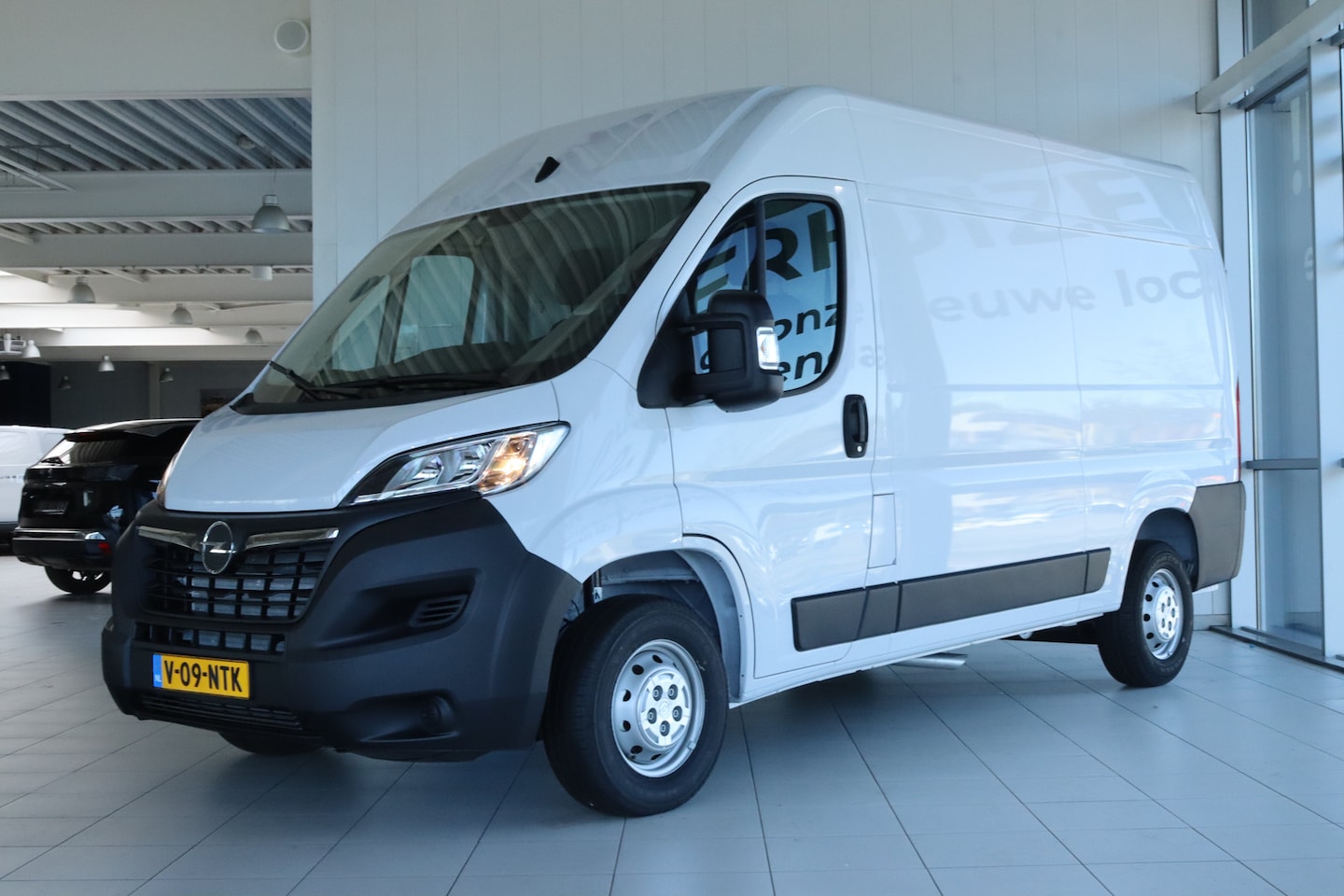 Opel Movano - 2.2D 140 L2H2 3.3t | Cruise Control | Camera | Navigatie | Carplay - AutoWereld.nl