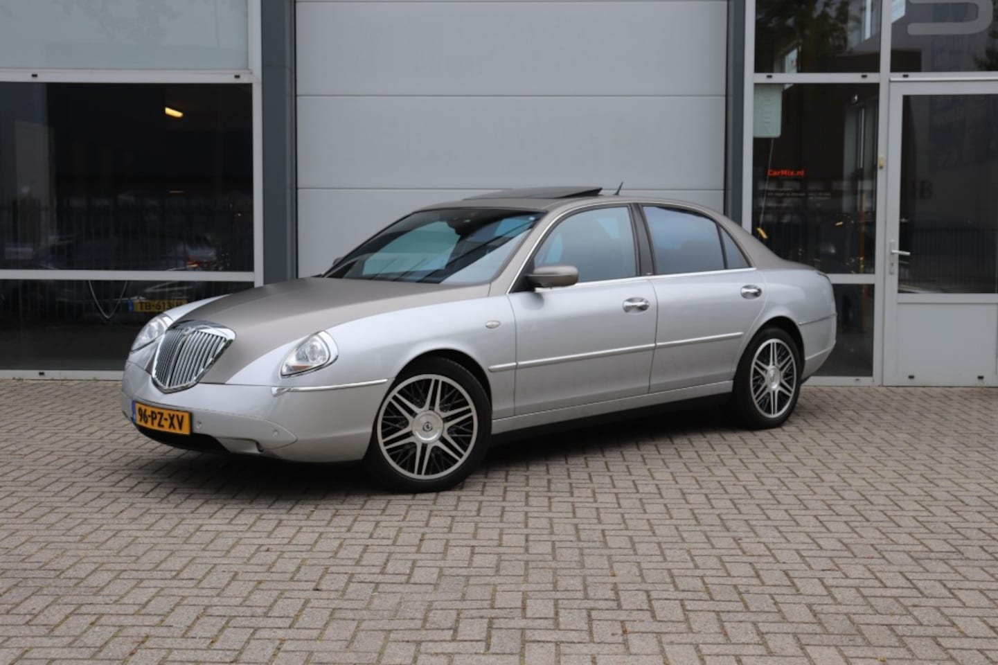 Lancia Thesis - 2.4-20V EMBLEMA Automaat / ORIG.NL / gedocumenteerd! - AutoWereld.nl