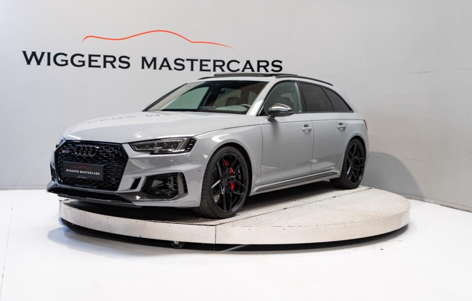 Audi RS4 - 2.9 TFSI 450 PK, Panodak, BenO  audio, Head-up, Keramische remmen, RS stoelen, BTW - AutoWereld.nl