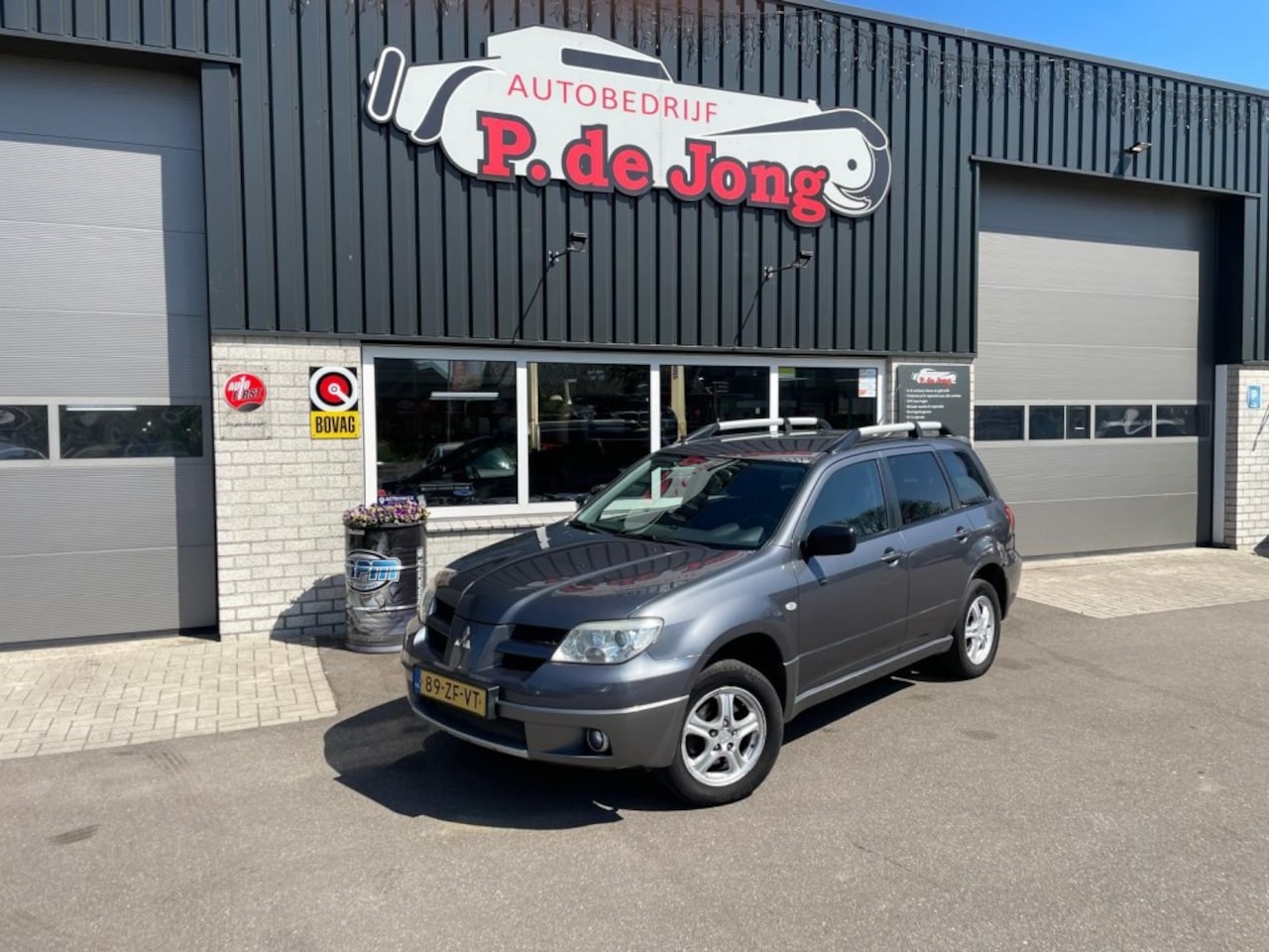 Mitsubishi Outlander - 2.0 Invite+ 2Wheel drive Trekhaak - Airco - Bluetooth - Carkit - Nieuwe Distributie! - AutoWereld.nl