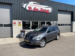 Mitsubishi Outlander - 2.0 Invite+ 2Wheel drive Trekhaak - Airco - Bluetooth - Carkit - Nieuwe Distributie