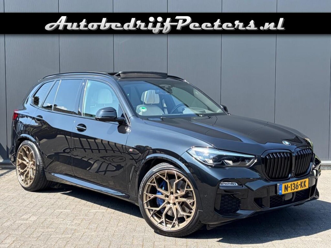 BMW X5 - xDrive45e M Sport Pano Comf.stoel HUD ACC Carplay Sfeerlicht Trekhaak - AutoWereld.nl
