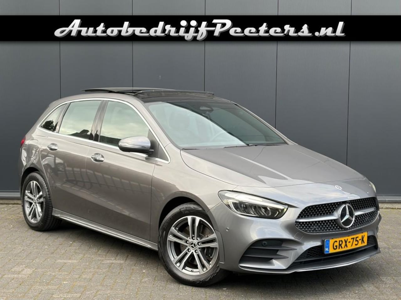 Mercedes-Benz B-klasse - B 250e AMG Line Pano Leder Camera Distronic MBUX E.Klep Stuurverwarming - AutoWereld.nl