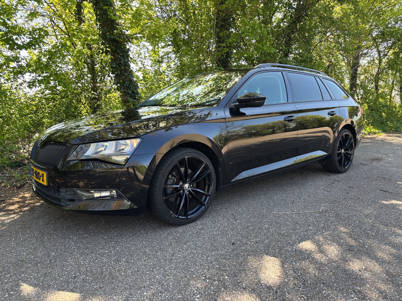 Skoda Superb Combi - 1.4 TSI Active Business Clima, Cruise, PDC, 19" Stoelverwarming - AutoWereld.nl