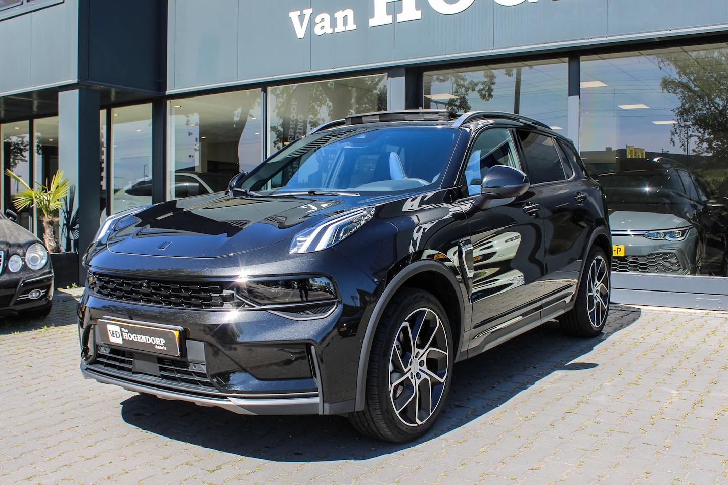 Lynk & Co 01 - 1.5 PANO NAVI 360 CAM ALL-BLACK - AutoWereld.nl