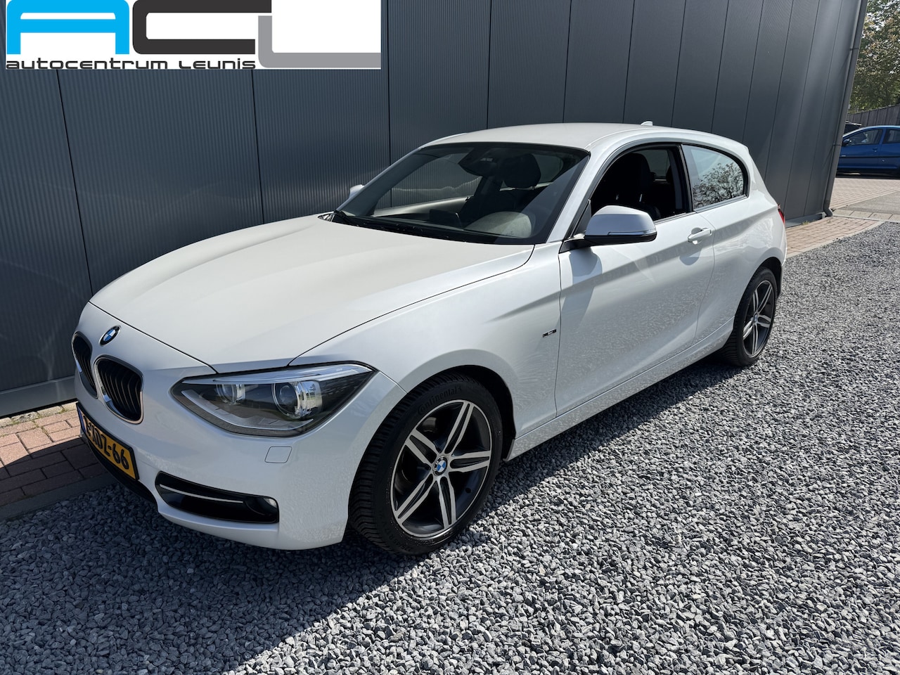BMW 1-serie - 116i 136pk Executive Sportline 3-drs - AutoWereld.nl