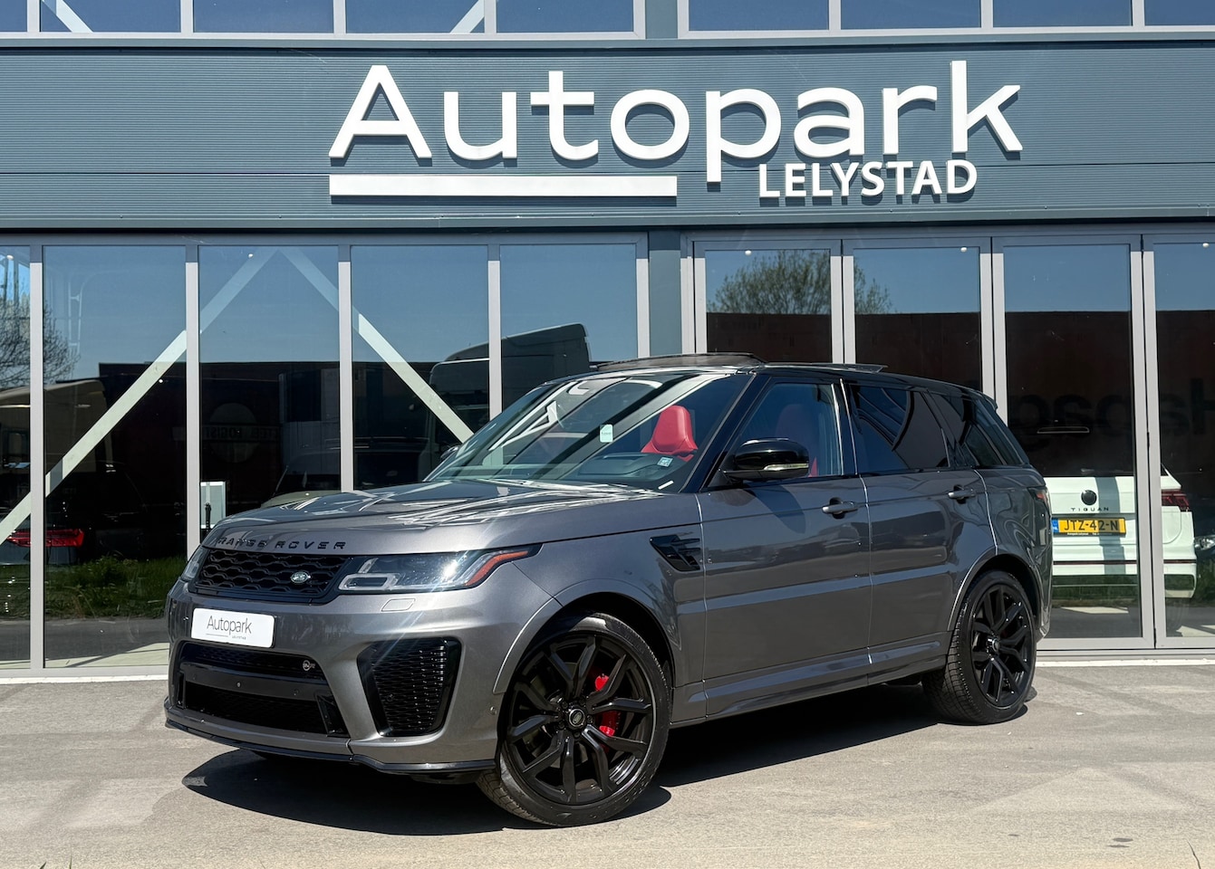 Land Rover Range Rover Sport - 5.0 V8 576pk SC SVR Carbon-edit - AutoWereld.nl
