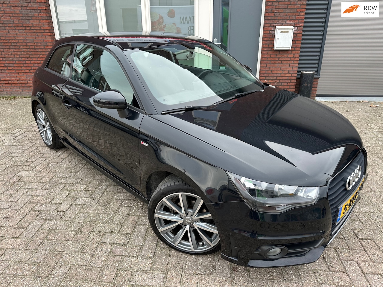 Audi A1 - 1.2 TFSI Admired / Navi / S-Line / Airco / NAP - AutoWereld.nl