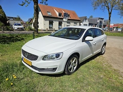 Volvo V60 - 2.0 D3 Momentum Export