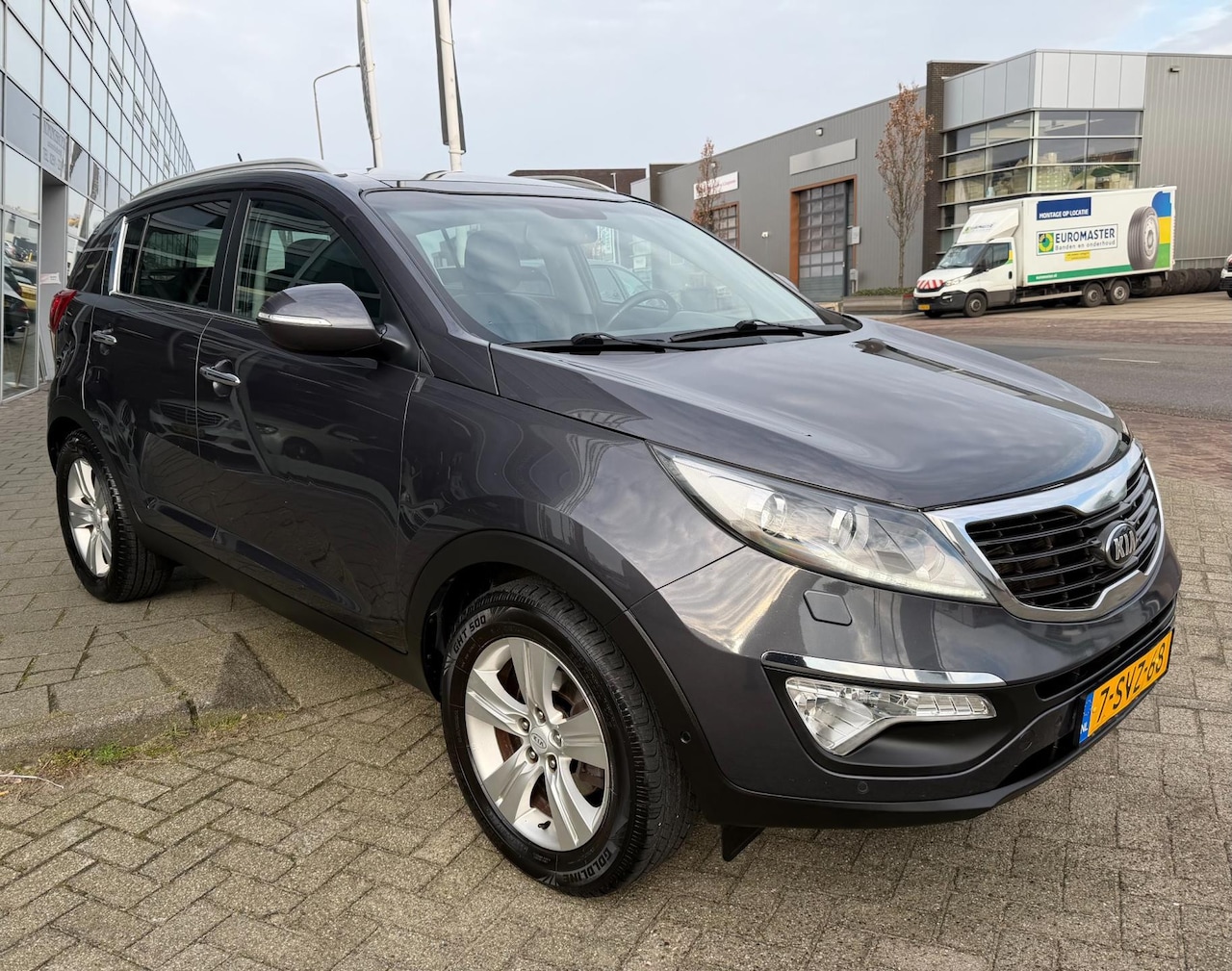 Kia Sportage - | Panoramadak | Camera | Navigatie | 4 nieuwe banden | Grote beurt gehad - AutoWereld.nl