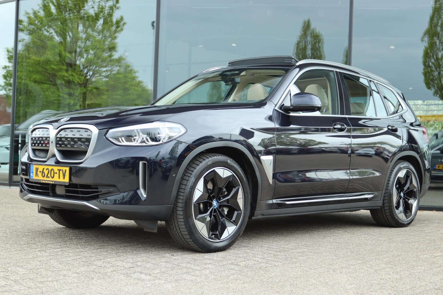 BMW iX3 - HIGH EXECUTIVE 80 KWH SOH 97% | PANO | TREKHAAK | HUD | LEDER | HARMAN/KARDON | 360 CAMERA - AutoWereld.nl