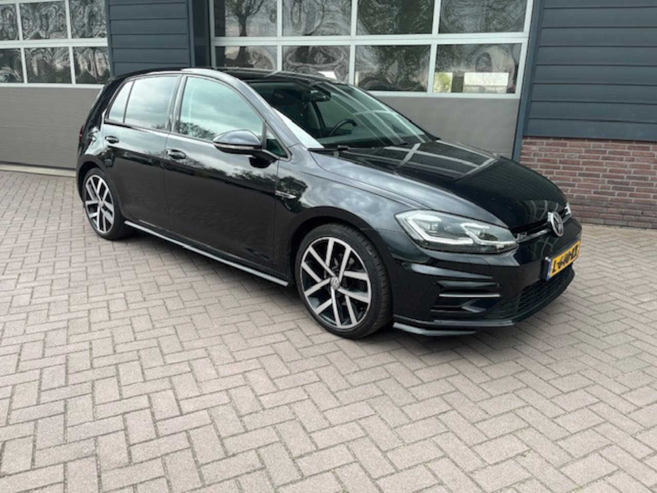 Volkswagen Golf - 1.5 TSI Highline Business R 1.5 TSI Highline Business R - AutoWereld.nl