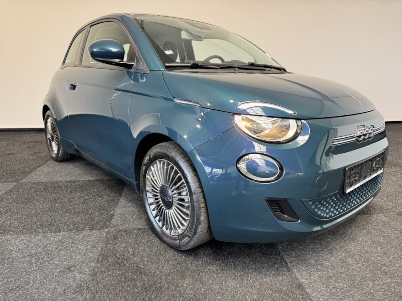 Fiat 500e - Icon SOH 94% Car play Ad. Cruise control - AutoWereld.nl