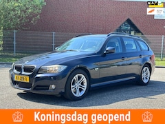 BMW 3-serie Touring - 318i Business Line Leder*Navigatie*Cruise*Clima*Parkeersensoren*NAP*2e eigenaar