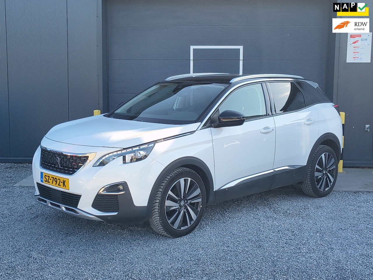 Peugeot 3008 - 1.2 PureTech Blue Lease Premium 1.2 PureTech Blue Lease Premium - AutoWereld.nl