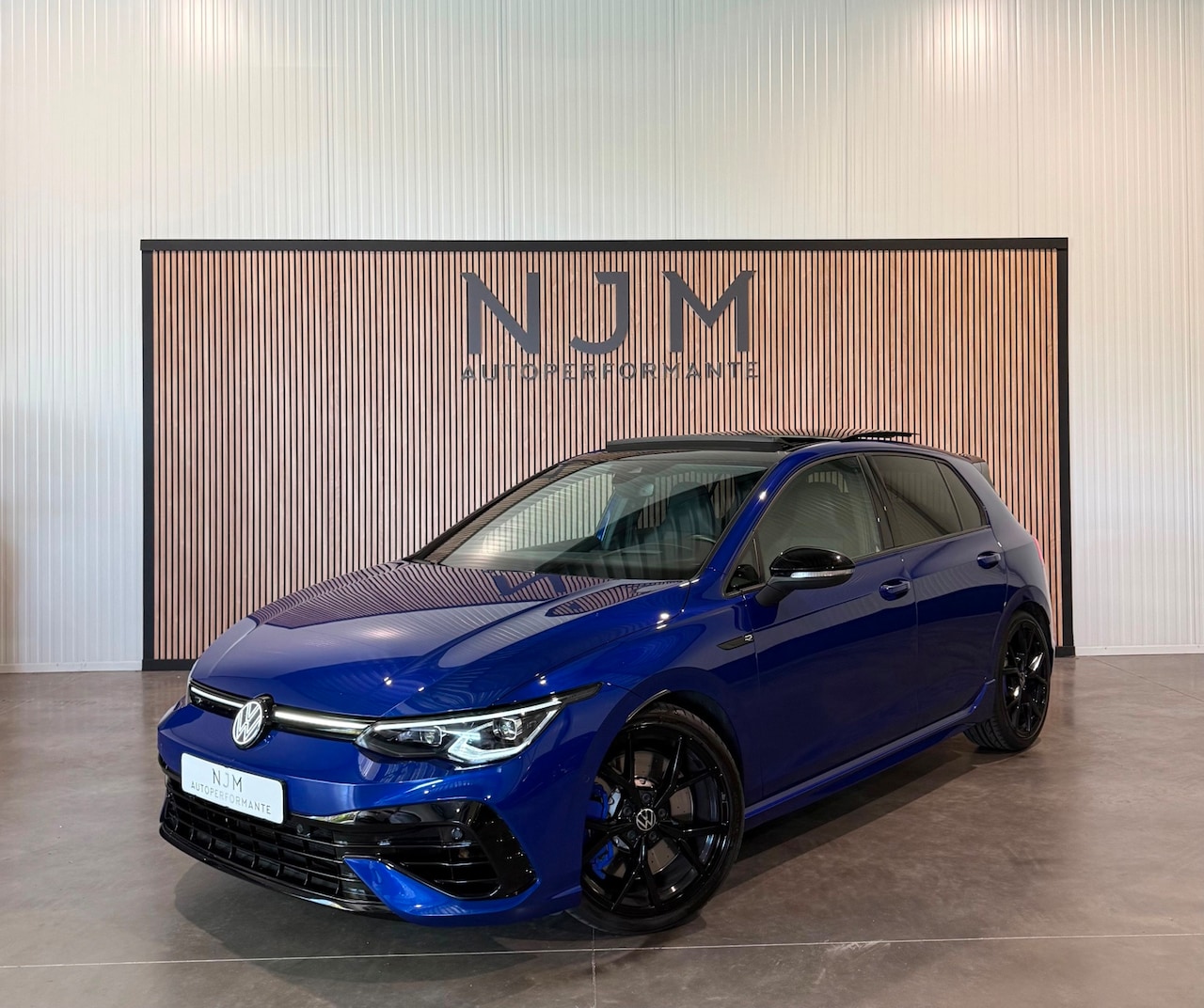 Volkswagen Golf - 2.0 TSI R Performance 4Motion|Akrapovic|Pano|H&K|VOL - AutoWereld.nl