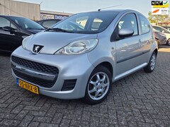 Peugeot 107 - 1.0-12V Millesim 200