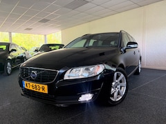 Volvo V70 - 2.0 D3 Momentum | 5 Cylinder | Automaat | Xenon | Leder | Navi | Trekhaak |