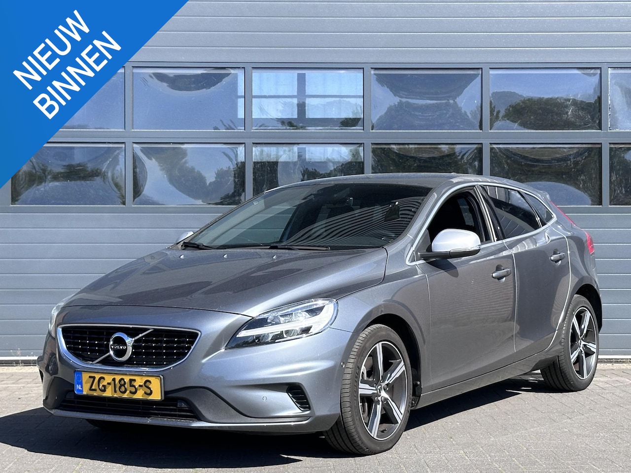 Volvo V40 - 1.5 T3 POLAR+ SPORT I AUTOMAAT I P-CAMERA I CRUISE CONTROL I UNIEKE KM-STAND - AutoWereld.nl
