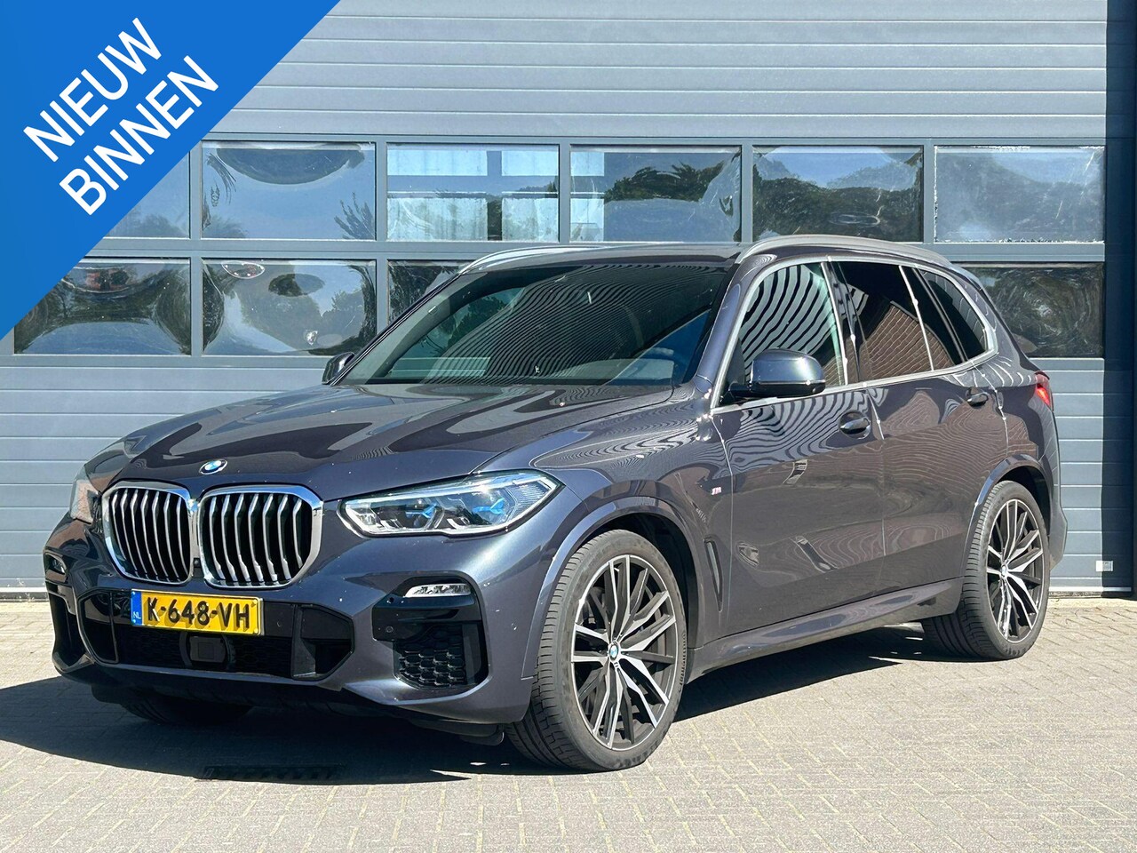 BMW X5 - XDRIVE40I HIGH EXECUTIVE I M-SPORT I SCHUIF/KANTELDAK I STANDKACHEL I LUCHTVERING I 360° C - AutoWereld.nl