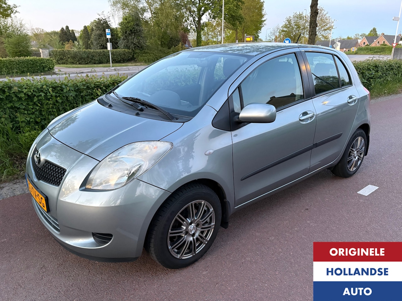 Toyota Yaris - 1.3 VVTi Sol Automaat van Oma 1939 1e Eigenaar - AutoWereld.nl