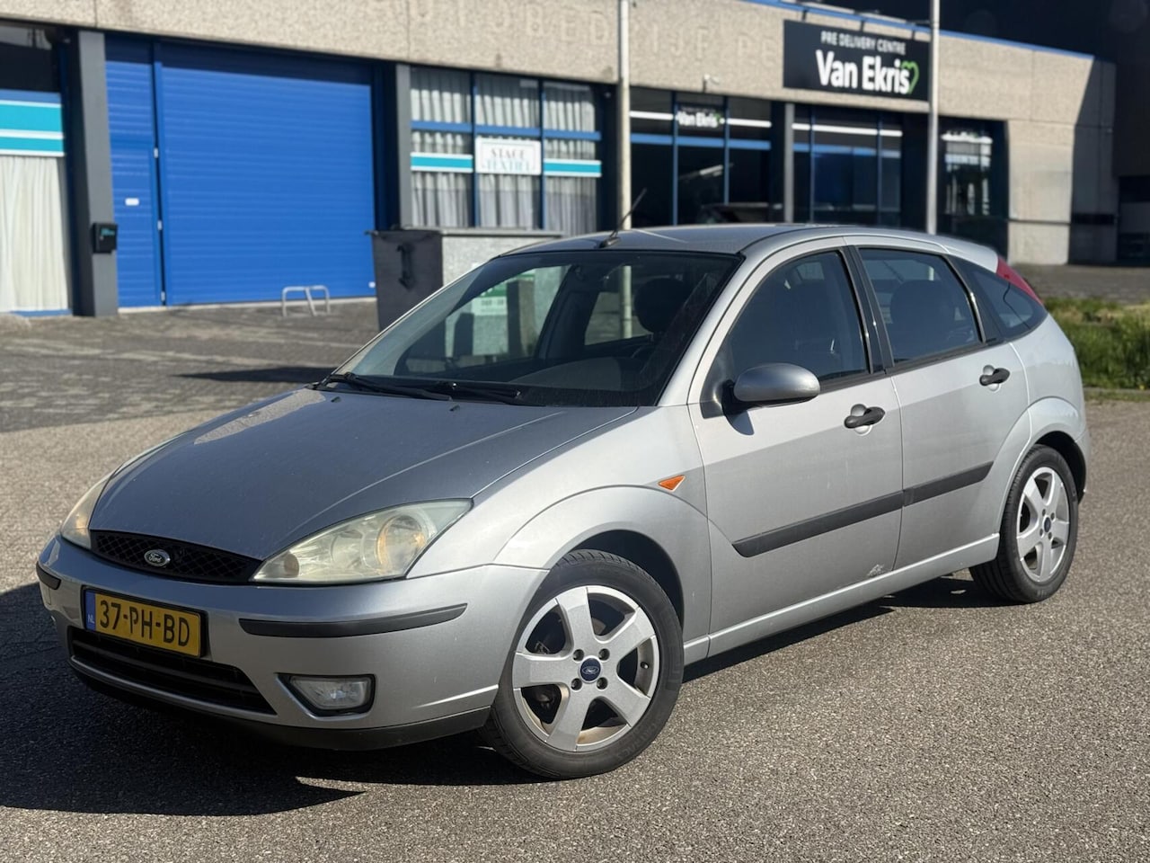 Ford Focus - 1.6-16V Futura 5-DRS Lederstoelen Airco Climate - AutoWereld.nl