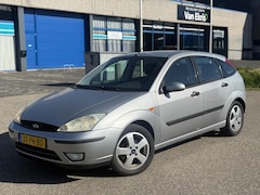 Ford Focus - 1.6-16V Futura 5-DRS Lederstoelen Airco Climate