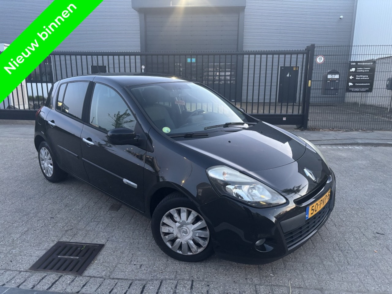 Renault Clio - 1.5 dCi Parisienne Clima Cruise Navigatie - AutoWereld.nl