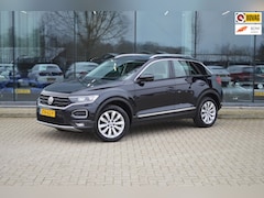 Volkswagen T-Roc - 1.5 TSI Style | Trekhaak | Digi. dash | Camera | Stoel- Stuurwielverwarming | Carplay