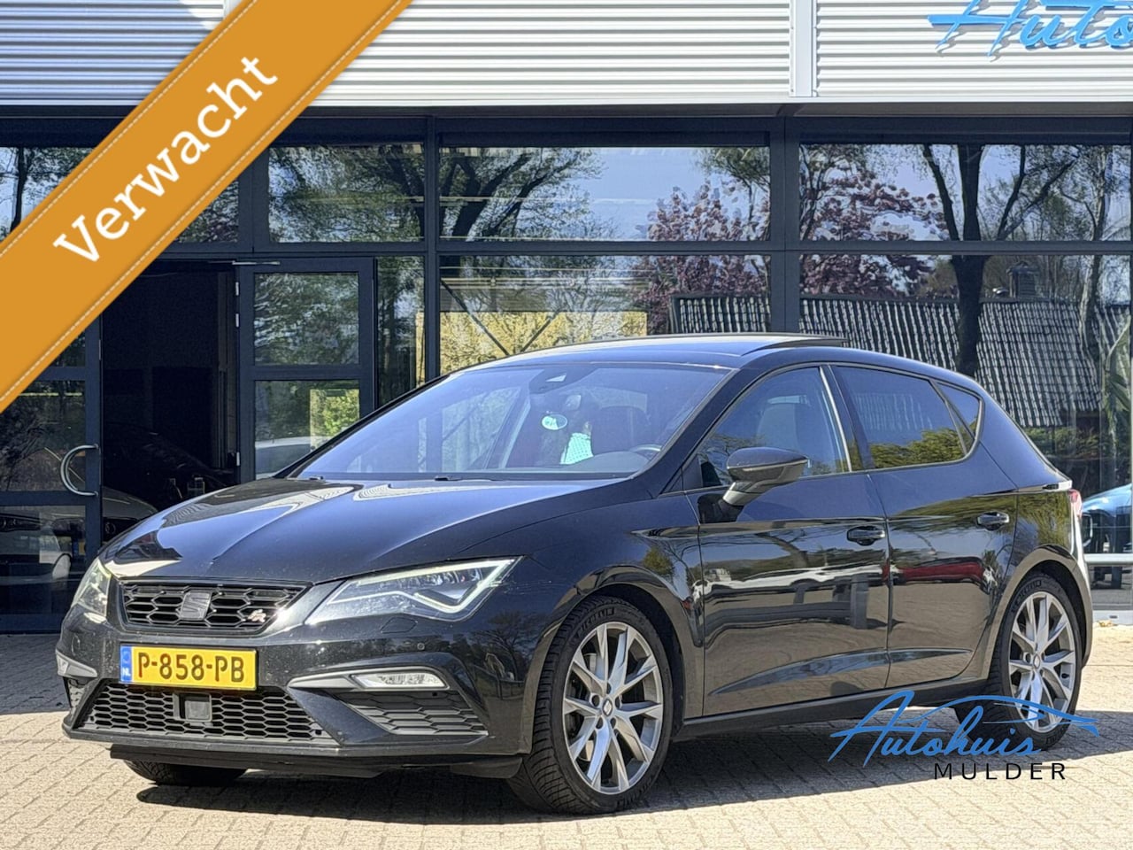 SEAT Leon - 1.8 TSI FR Business Intense | Pano | Automaat | Stoelverwarming | Led | Goed Onderhouen - AutoWereld.nl