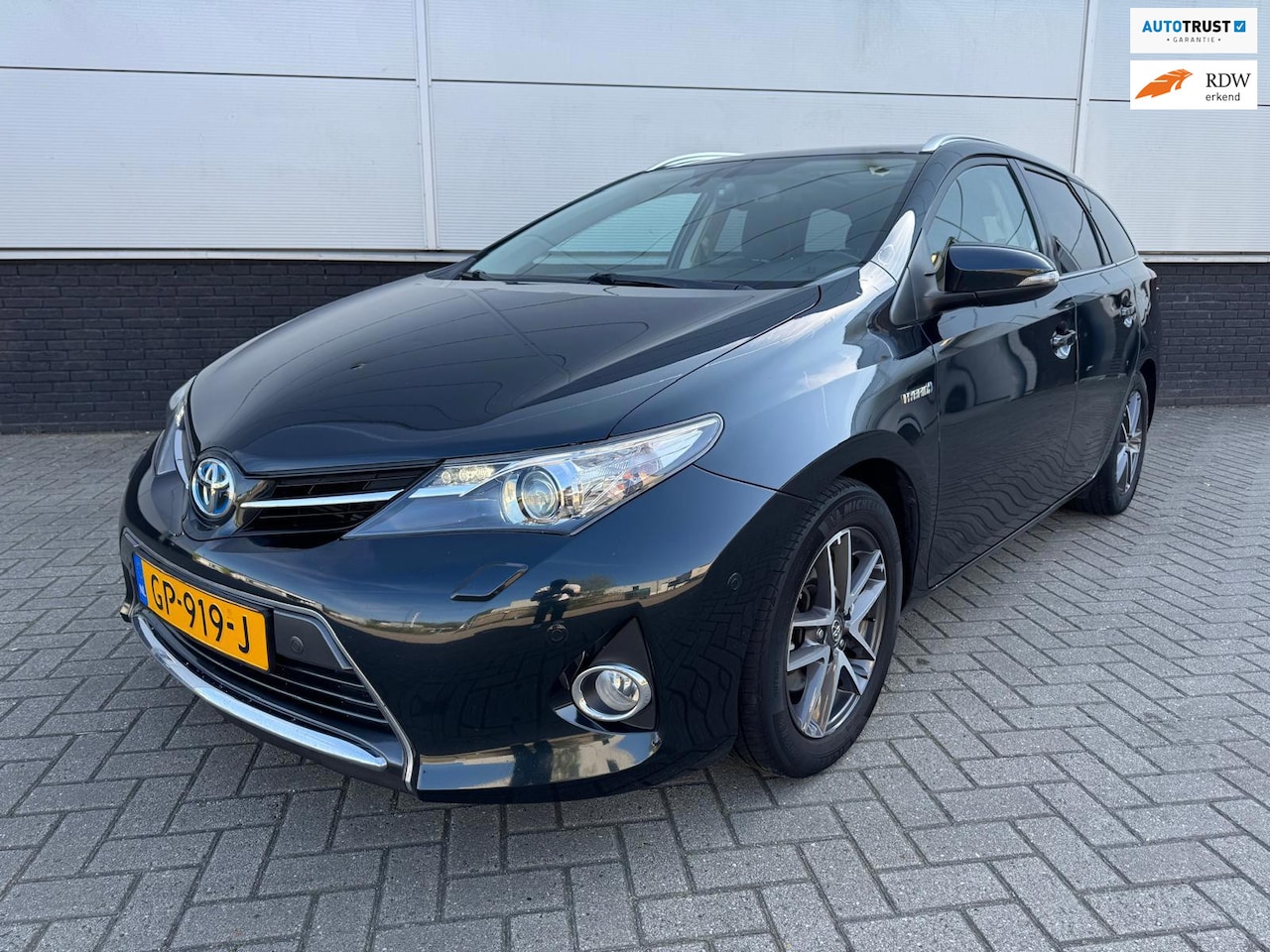 Toyota Auris Touring Sports - 1.8 Hybrid Lease Clima - stoelverwarming - LED - Lm velgen - sensoren - trekhaak - camera - AutoWereld.nl