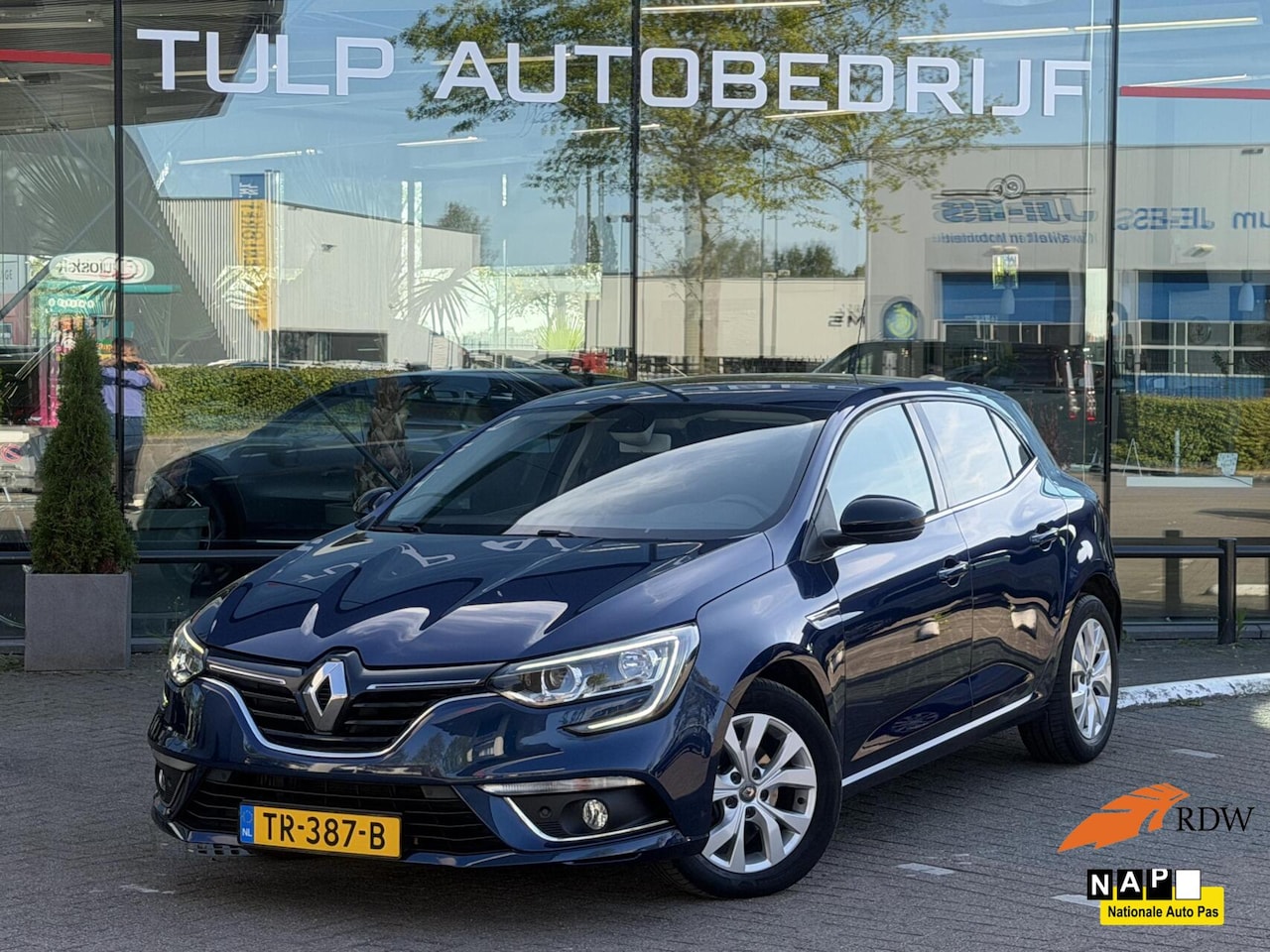 Renault Mégane - 1.3 TCe Limited hb 5drs 2018 Nieuw staat - AutoWereld.nl