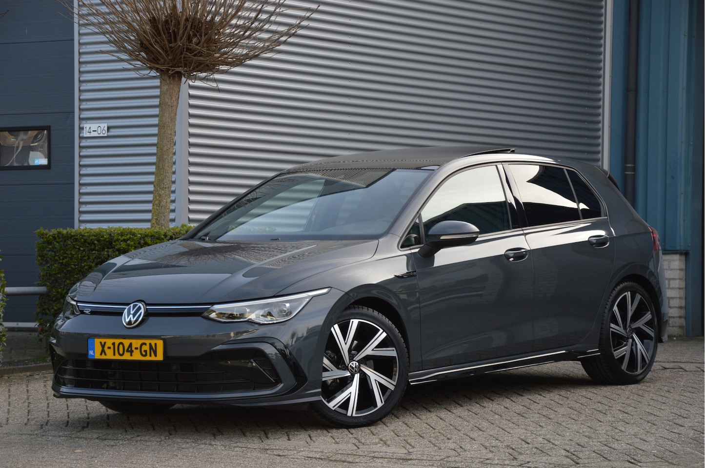 Volkswagen Golf - 1.5 eTSI R-Line PANORAMA | H&K | LED | CAMERA - AutoWereld.nl