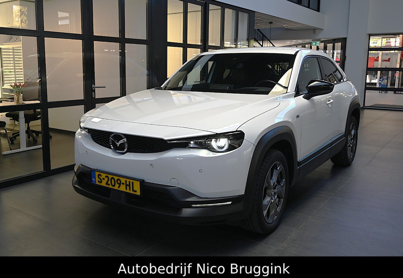 Mazda MX-30 - e-SkyActiv EV 145 Advantage 36 kWh *BTW auto* *Dealeronderhouden* *All-in prijs* - AutoWereld.nl