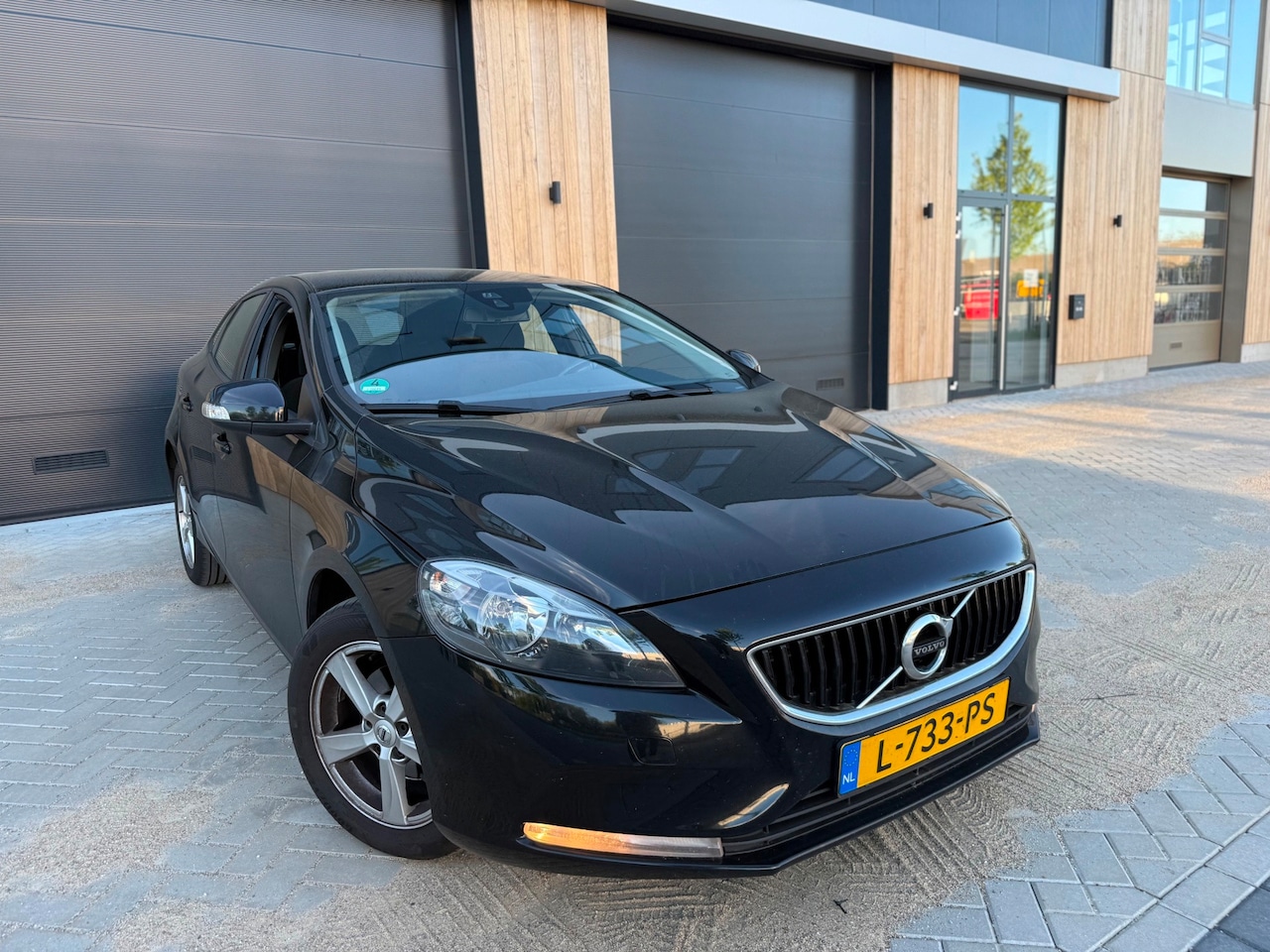 Volvo V40 - 2.0 D2 Nordic (bj 2017) NAVI|CLIMA|LMV|EURO6! - AutoWereld.nl