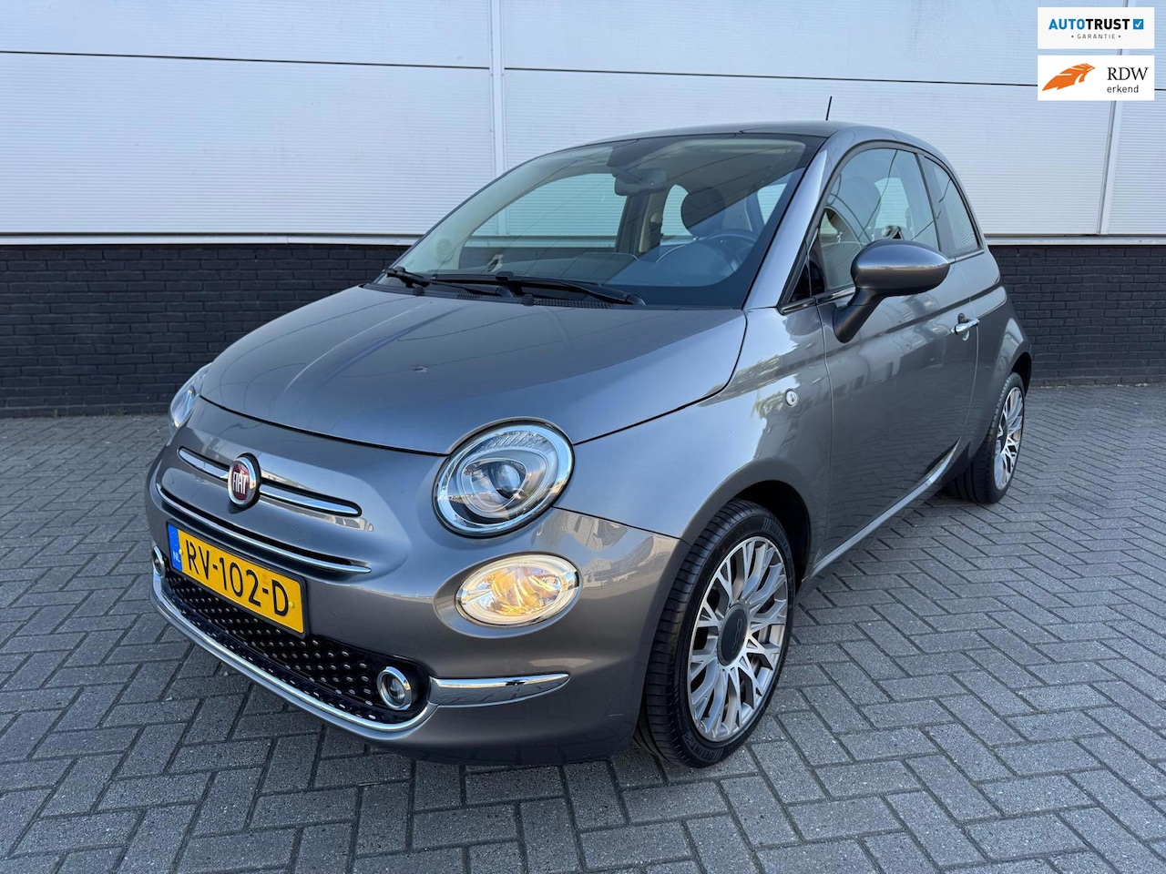Fiat 500 - 1.2 4-Cilinder Lounge Panorama - clima - Full Map Navi - sensoren - cruise control - NAP - - AutoWereld.nl
