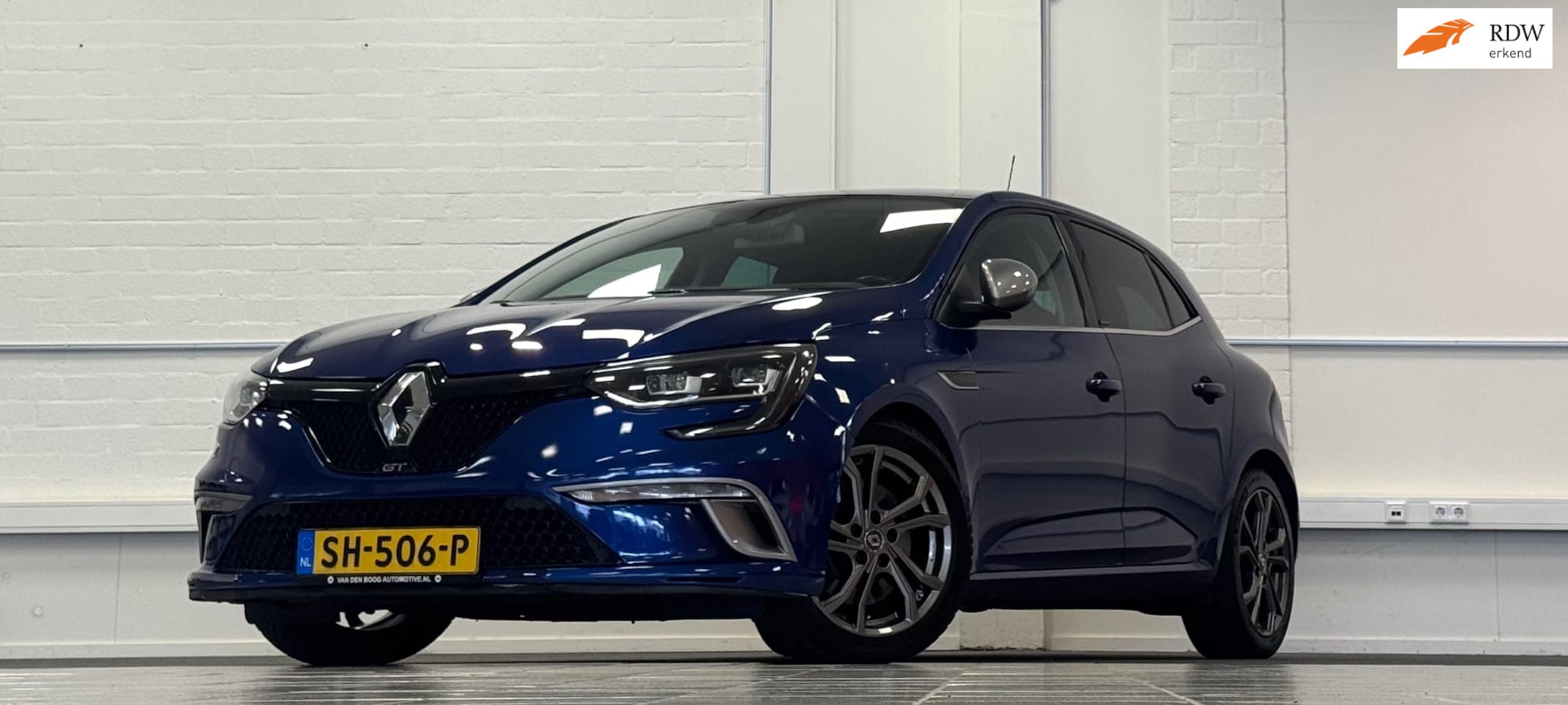 Renault Mégane - 1.6 TCe GT 225PK Stage 1 Alcantara Trekhaak LED! - AutoWereld.nl