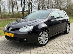 Volkswagen Golf - 1.6 TOUR EDITION / SCHUIFDAK / TREKHAAK/ CARPLAY/ STOELVERWARMING
