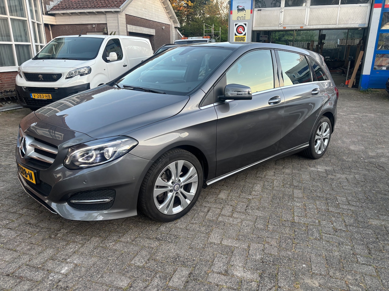 Mercedes-Benz B-klasse - 180 Ambition 20451 km  org ned auto 24 dec 2016 - AutoWereld.nl